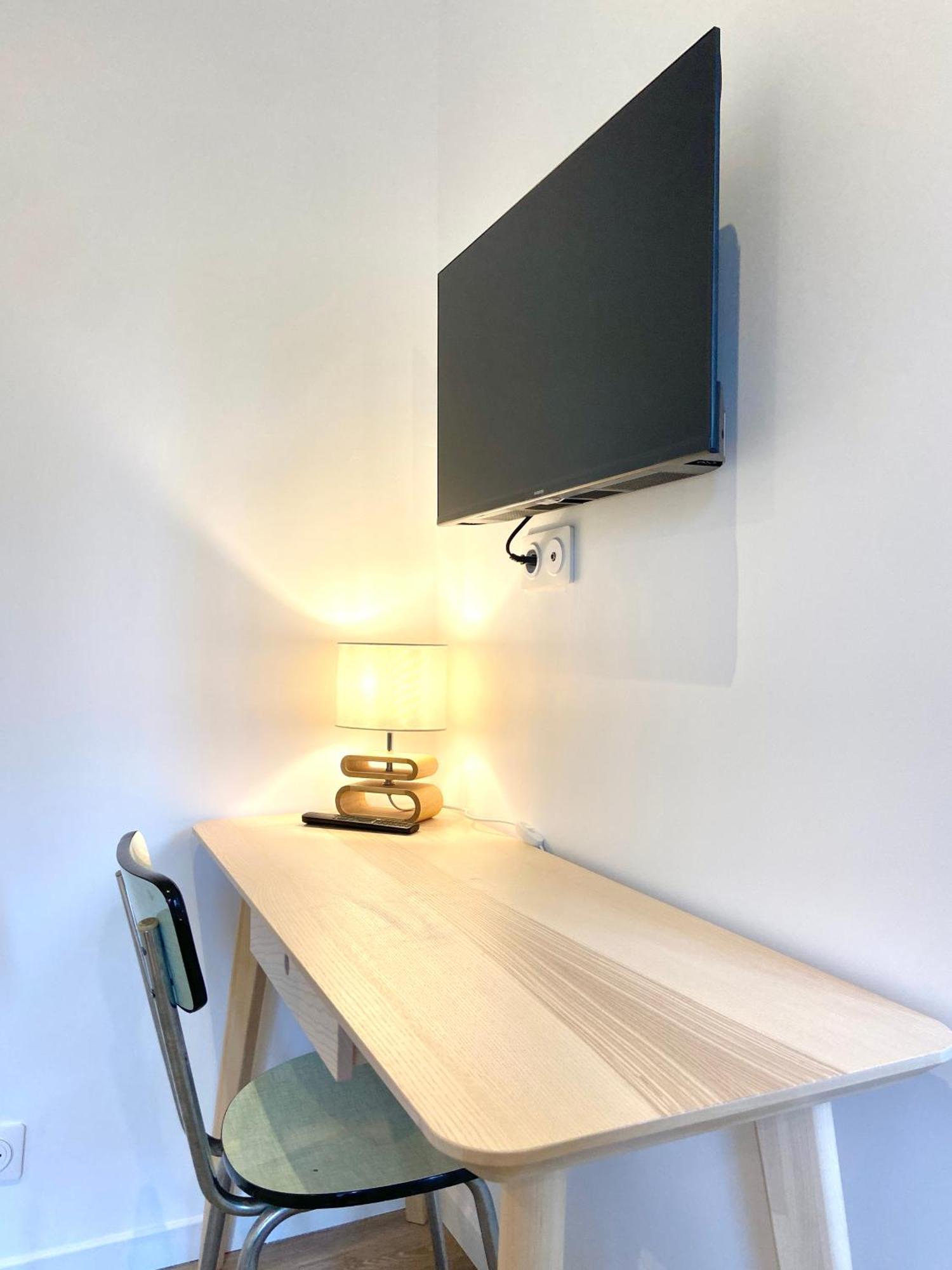Espace Le Cheval Blanc Castelnau-le-Lez Zimmer foto